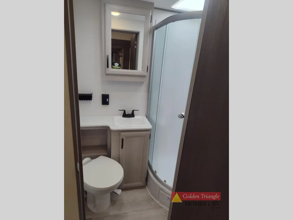 2027 Coachmen Catalina Legacy Edition 333DBDSCK, Photos photo 15