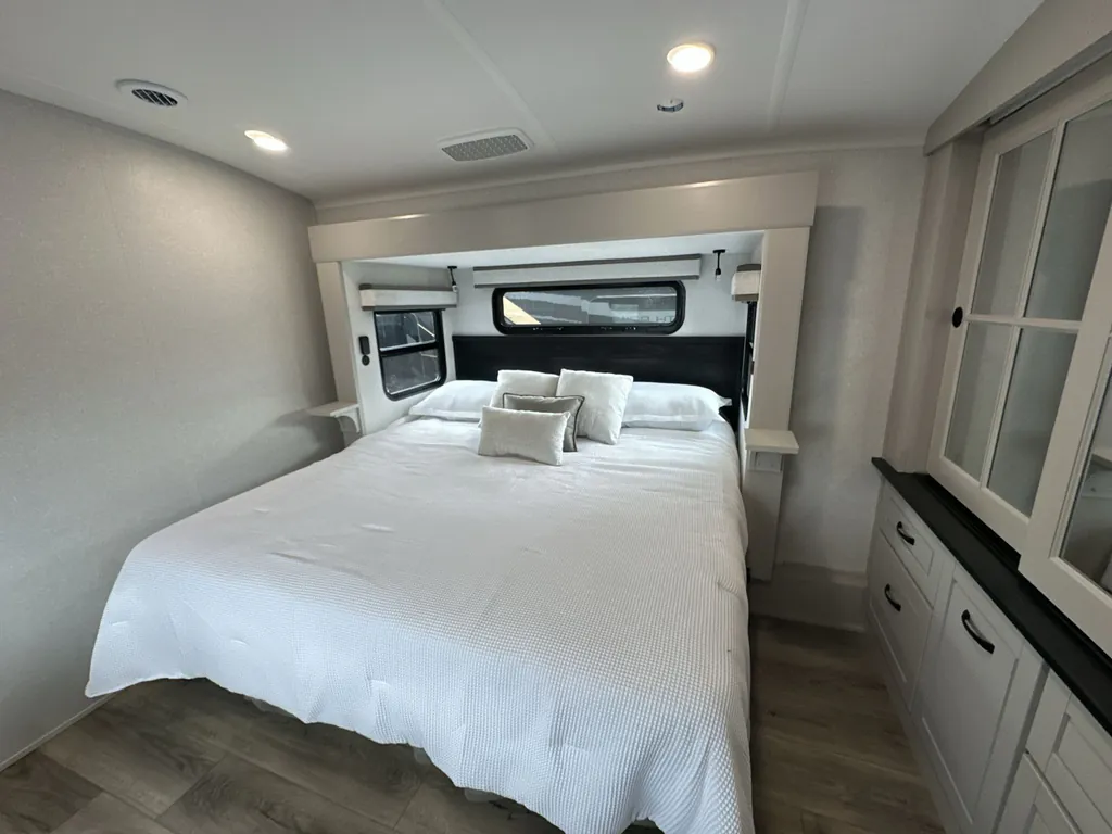 2026 Jayco North Point 395DSDB, Photos photo 12