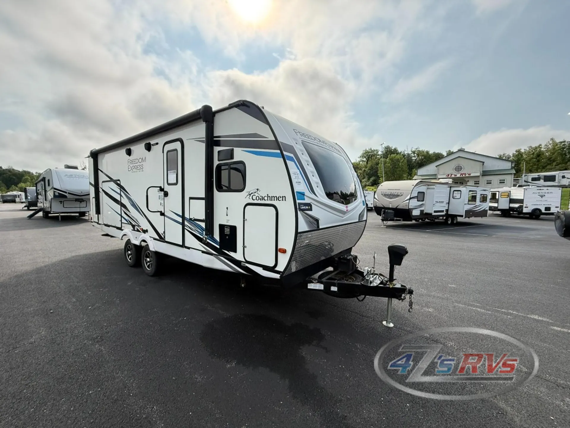 2022 Coachmen Freedom Express Ultra Lite 259FKDS - Photo 2