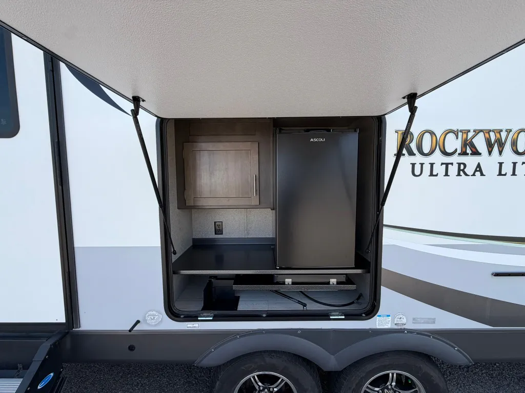 2020 Forest River Rockwood Ultra Lite 2614BS - Photo 3