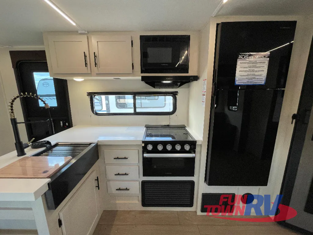 2026 Forest River Cherokee Alpha Wolf 29TB, Photos photo 16