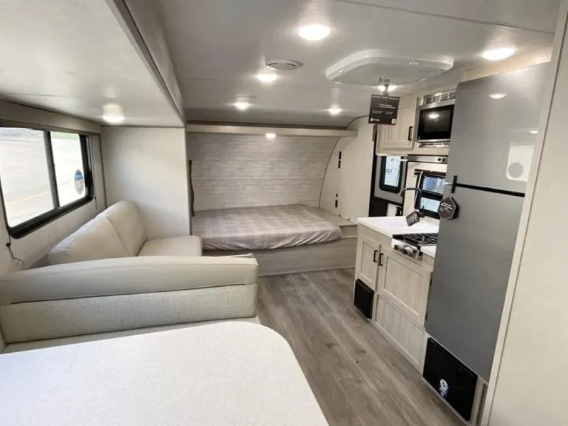 2026 Coachmen Catalina Summit Series 7 184MKS - Photo 4