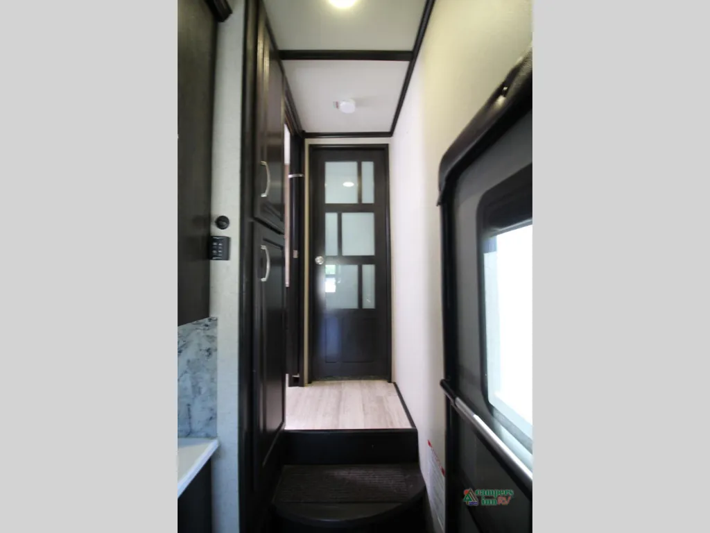 2016 Grand Design Momentum 380TH, Photos photo 38