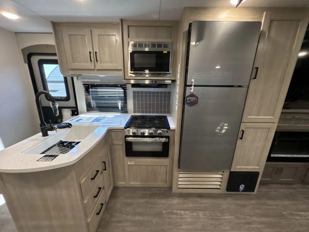 2026 Forest River Aurora 27DBH — Photo 6