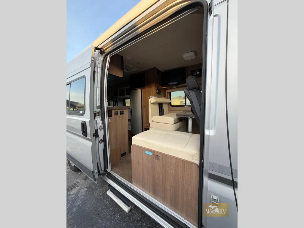 2015 Winnebago Travato 59G, Photos photo 6