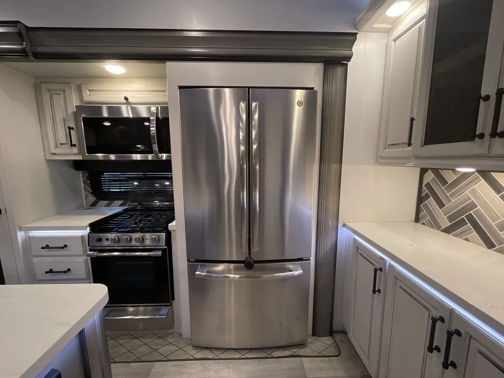 2022 Keystone Montana 3813MS, Photos photo 16