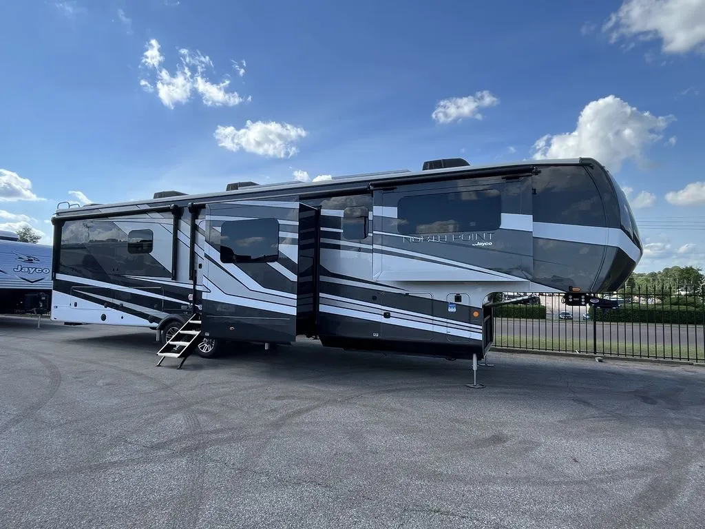 2025 Jayco North Point 382FLRB - Photo 2