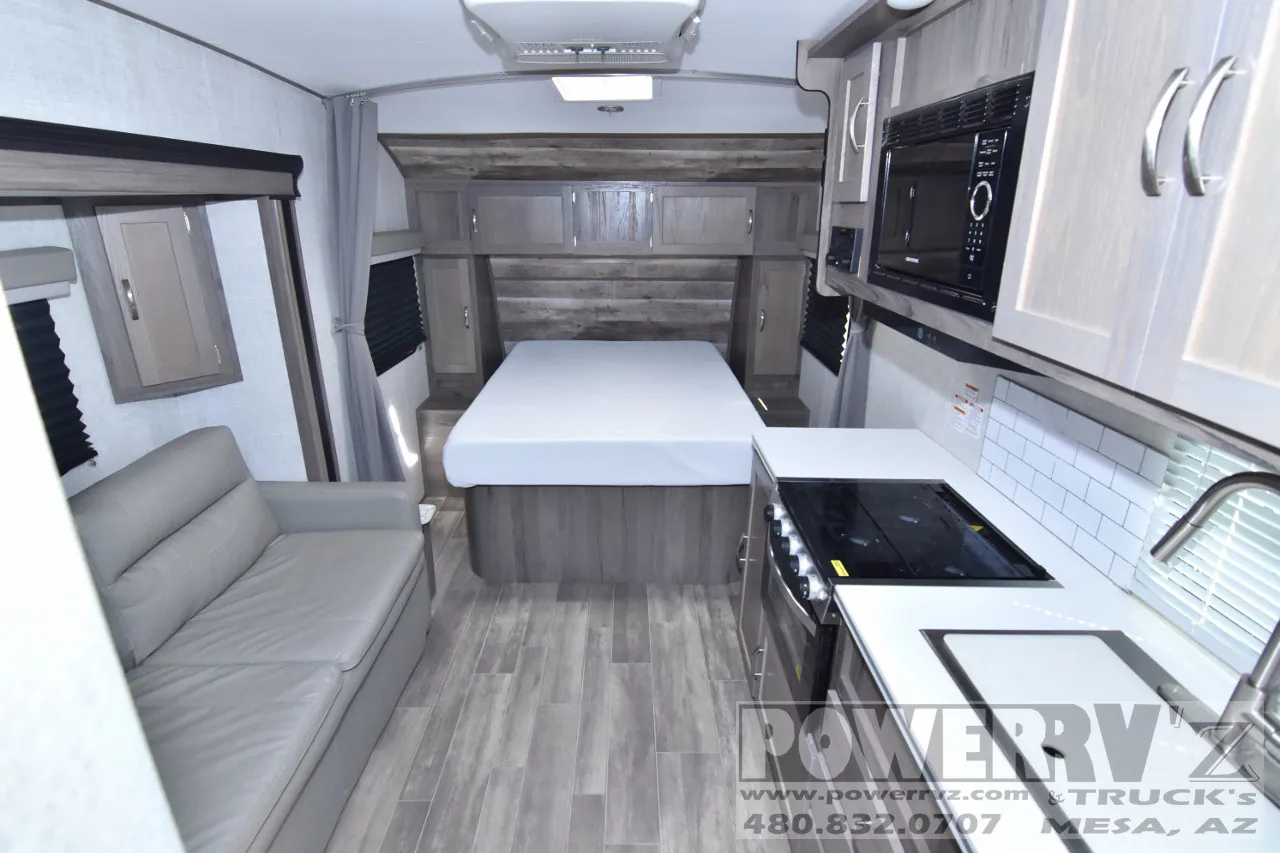 2022 Gulf Stream Vista Cruiser 19CSK - Photo 2