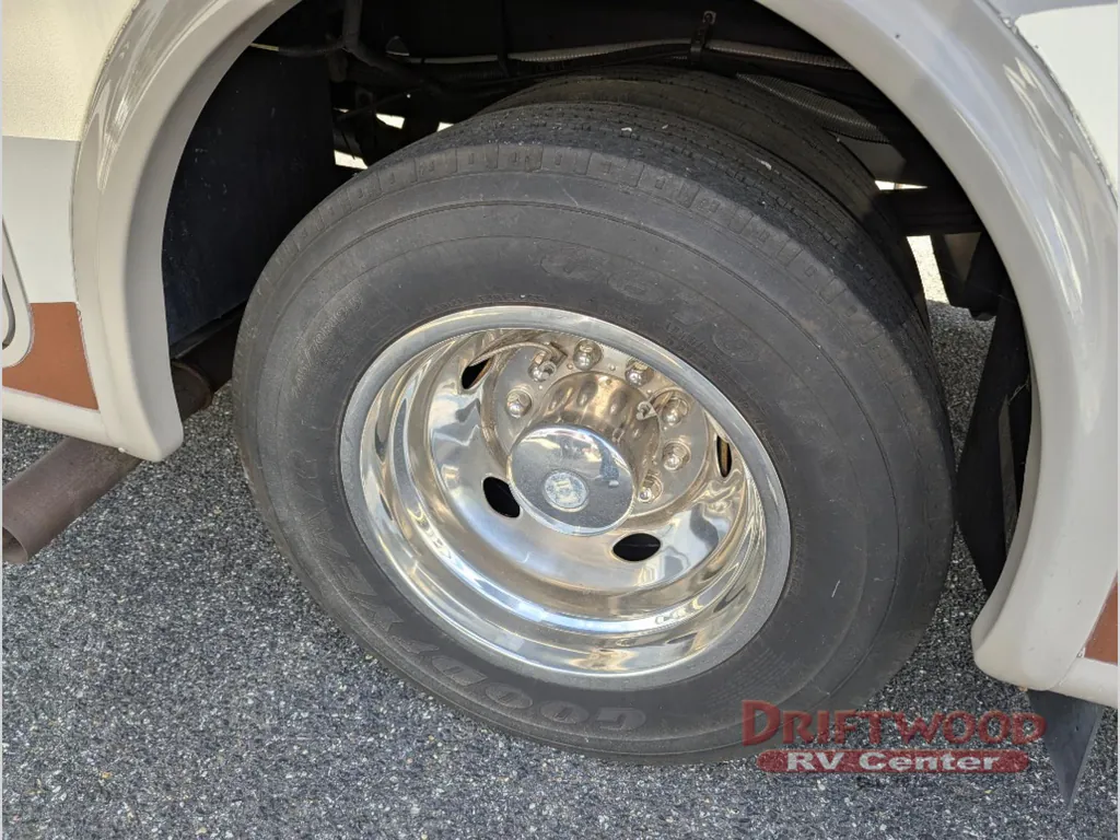 2016 Thor Motor Coach Hurricane 31S, Photos photo 7
