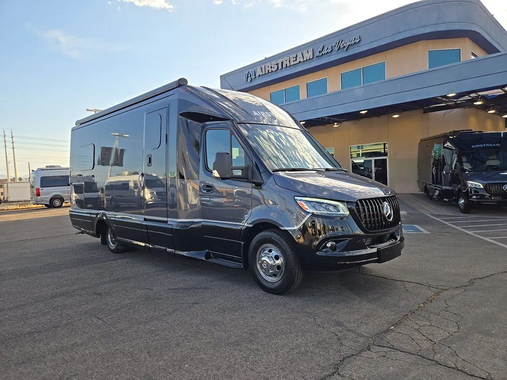 2027 Airstream Atlas 25RT - Photo 4