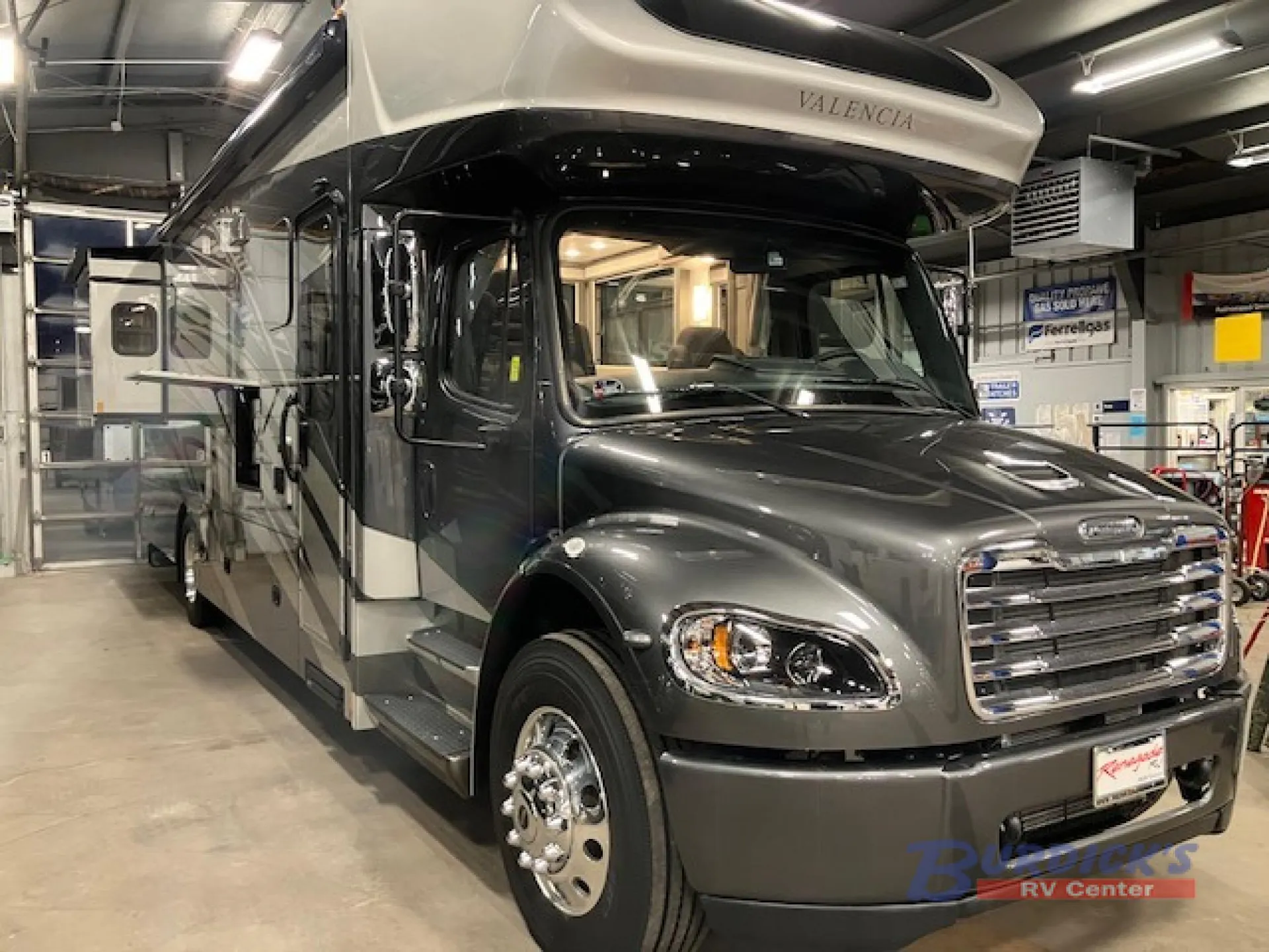 2026 Renegade RV Valencia 36SB - Photo 2