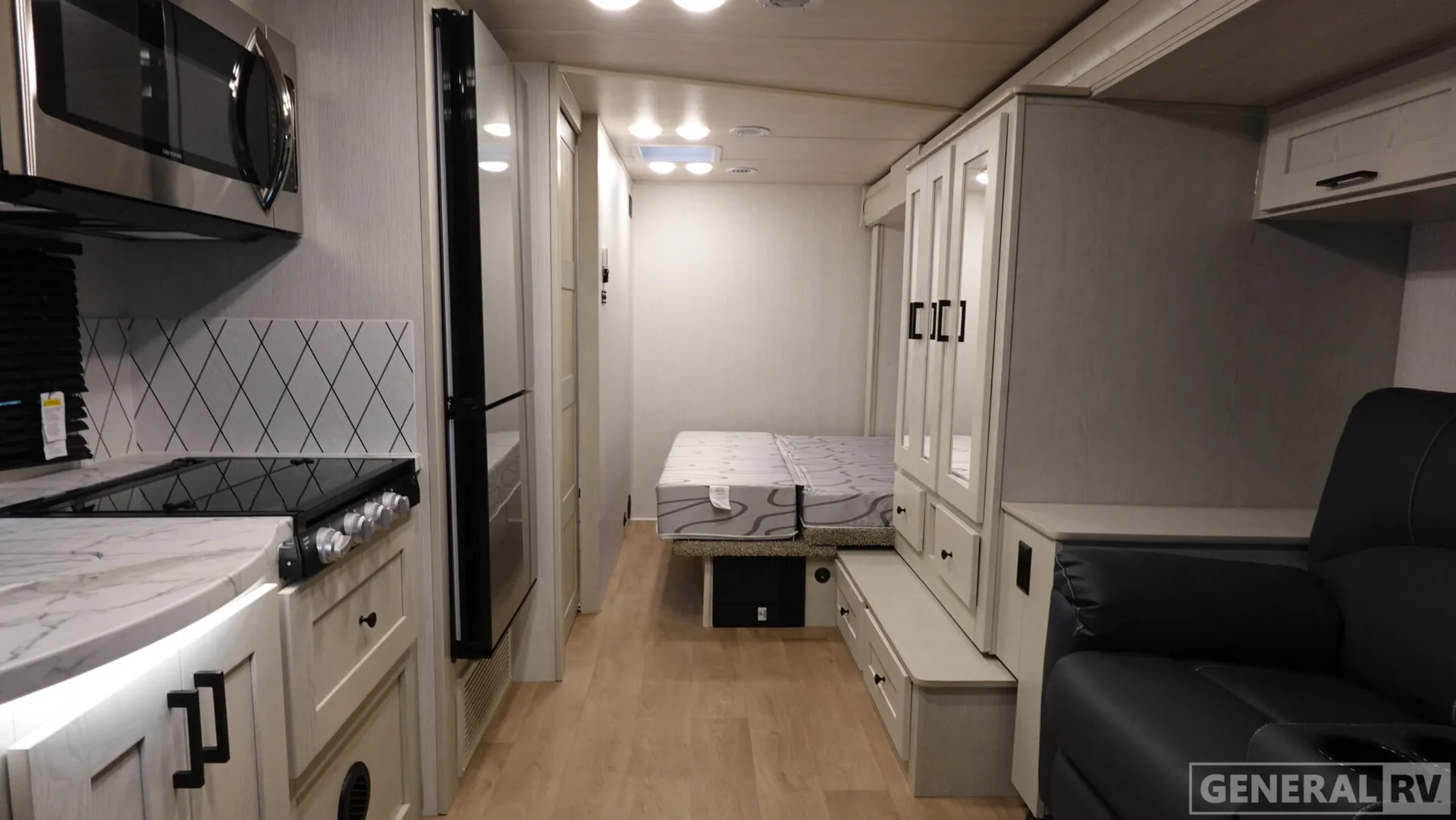 2026 NeXus RV Viper 25V - Photo 3