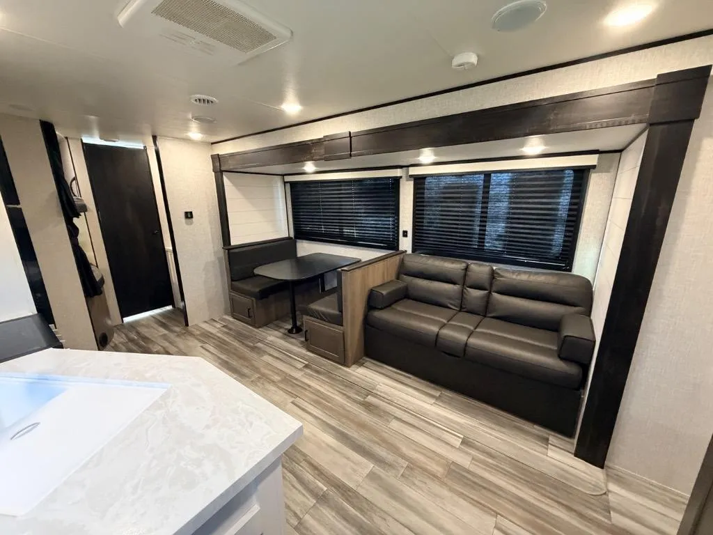 2024 Jayco Jay Flight 267BHS - Photo 3