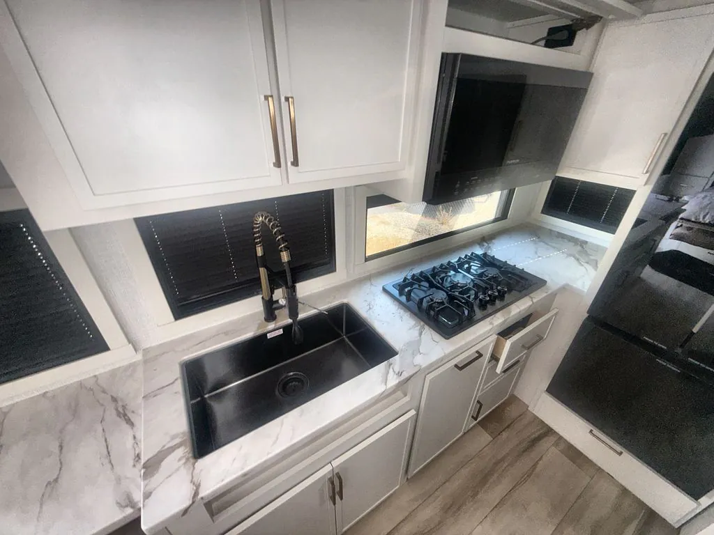 2026 Brinkley Model Ix 20X, Photos photo 13