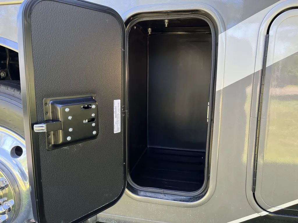 2027 Entegra Coach Vision XL 36C, Photos photo 42