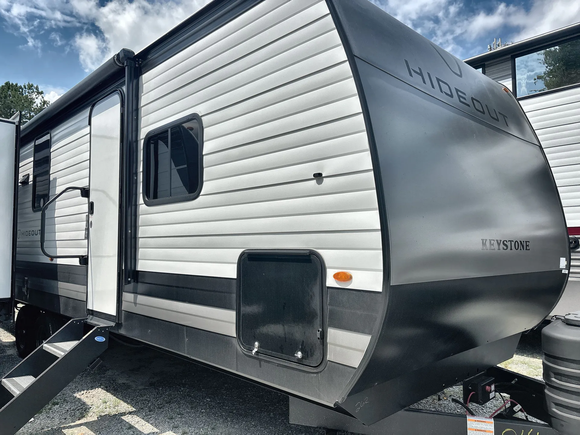 2027 Keystone Hideout Max 29HAVEN dealer photo 1 from Camping World