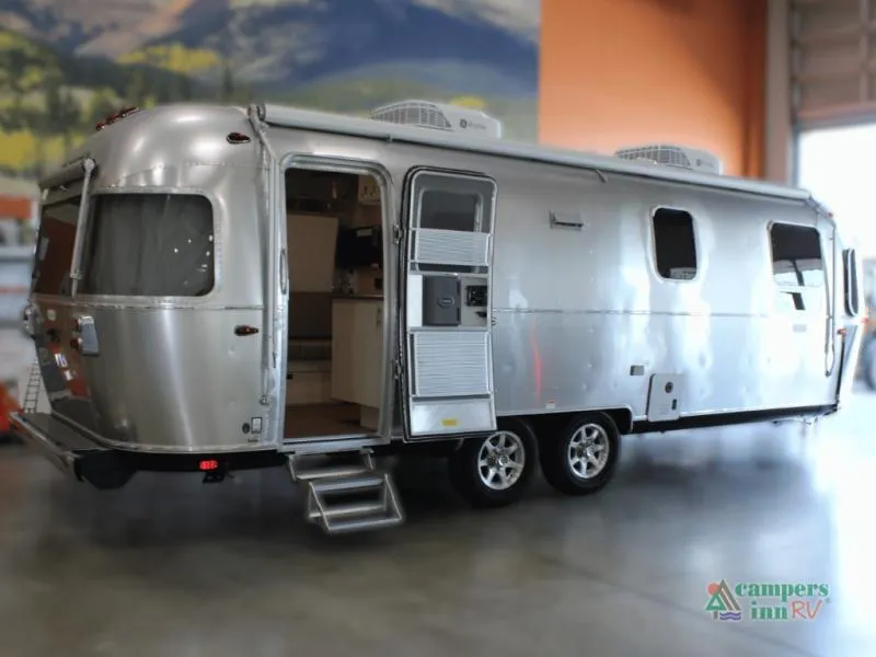 2026 Airstream Flying Cloud 27FB - Photo 4