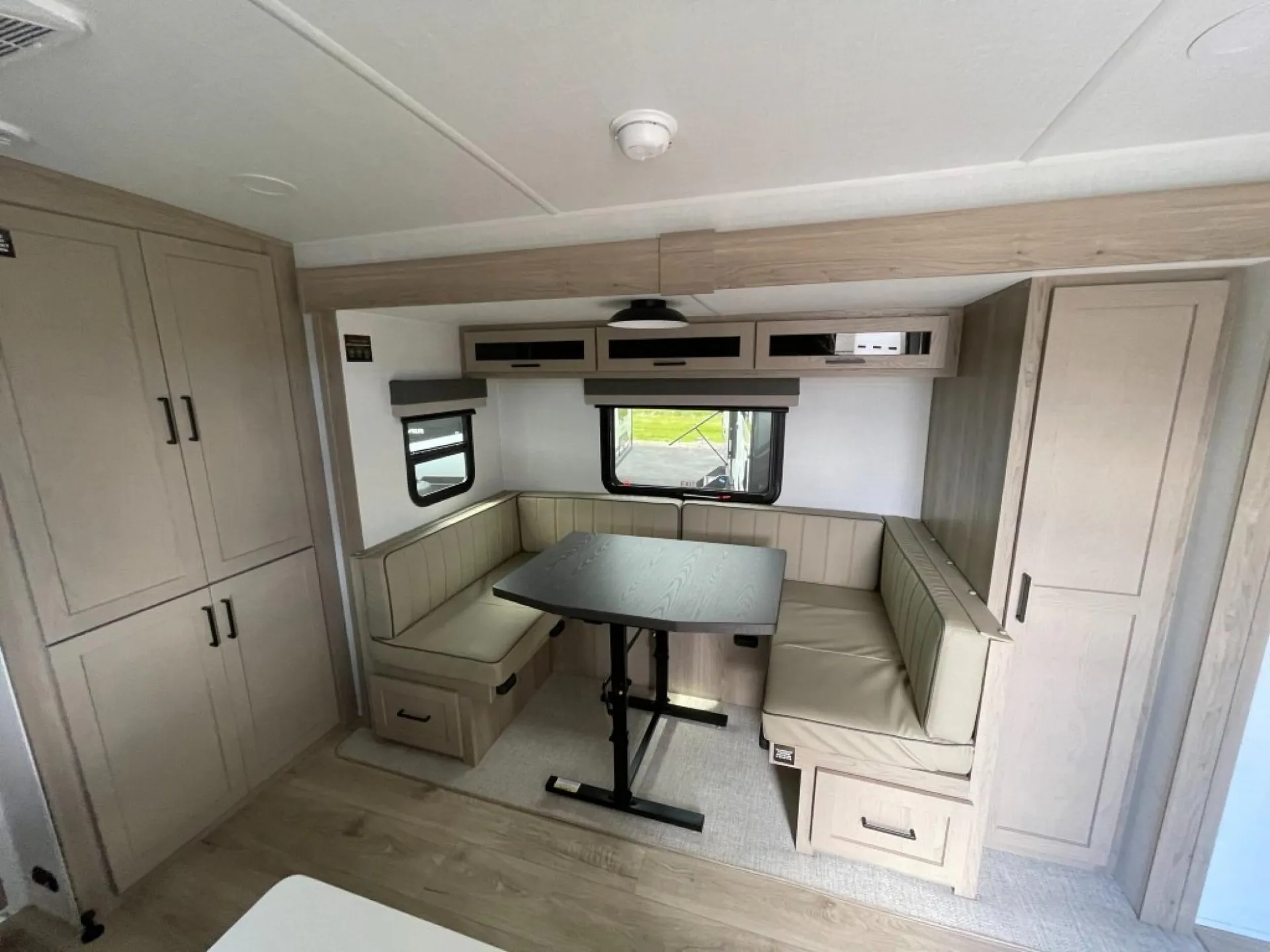 2026 Forest River Rockwood Mini Lite 2214S - Photo 3
