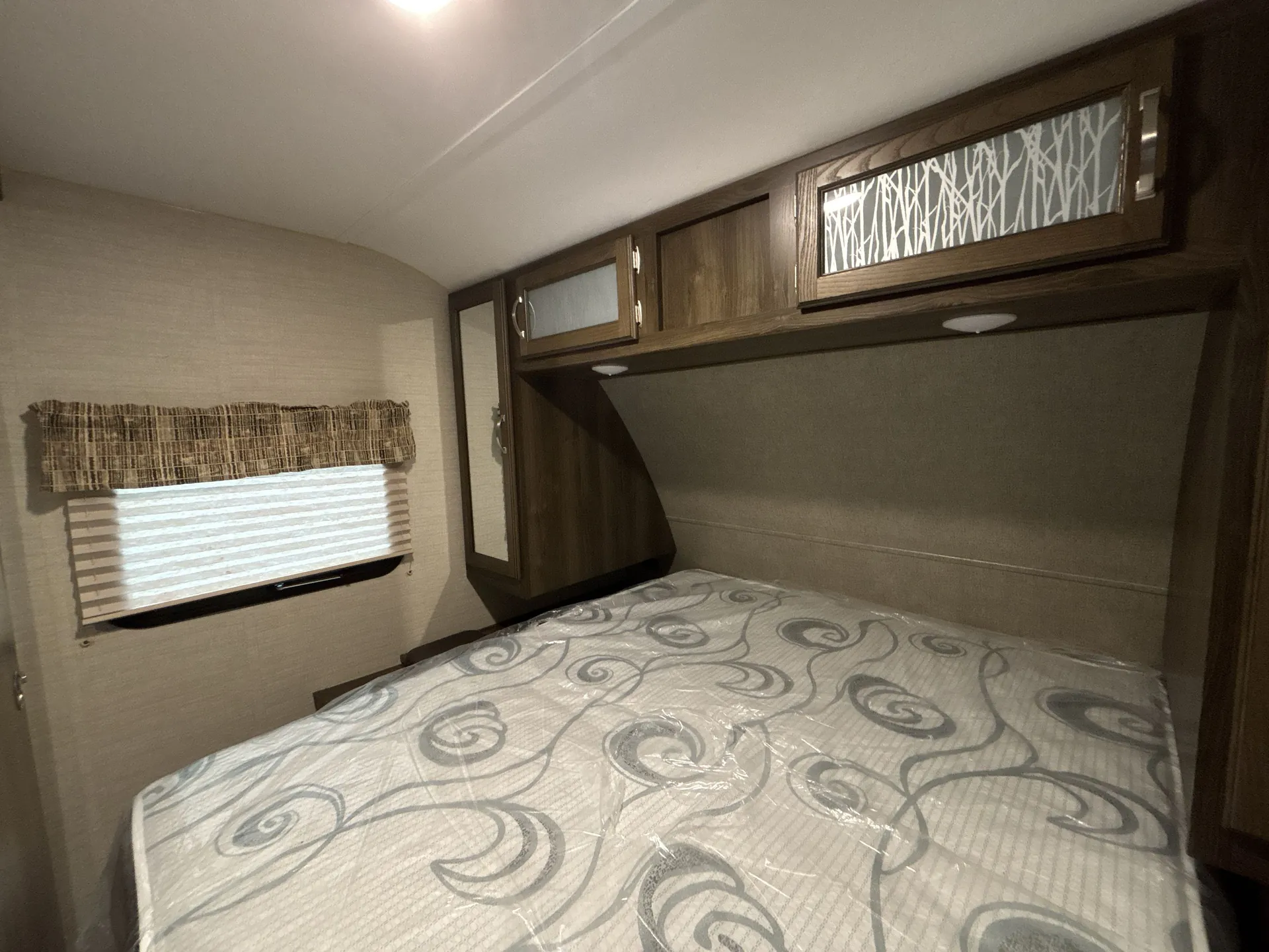 2018 Keystone Bullet 243BHS — living area main