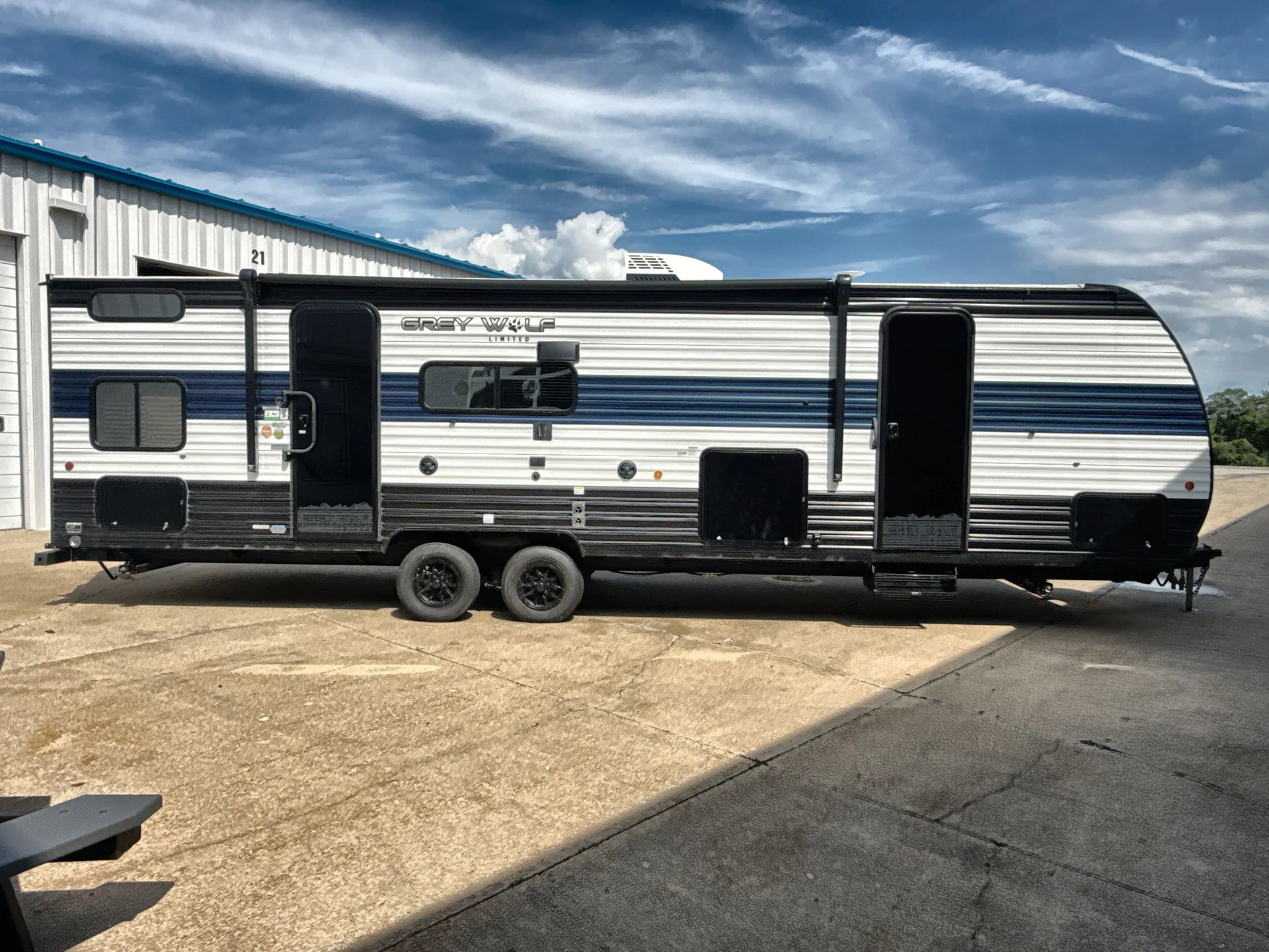 2024 Forest River Cherokee Grey Wolf 27DBH — campside