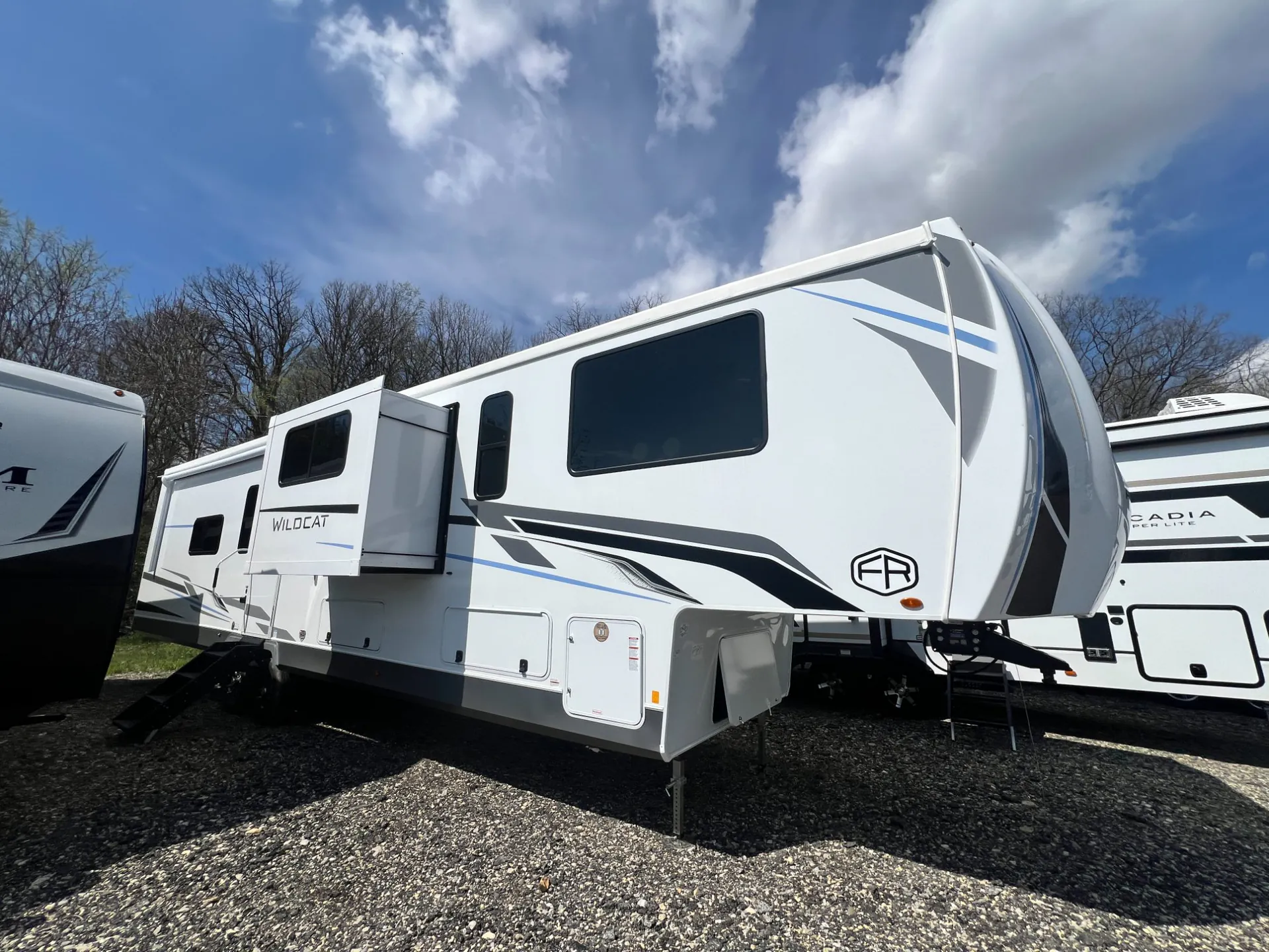 2026 Forest River Wildcat 37GALLEY - Photo 3