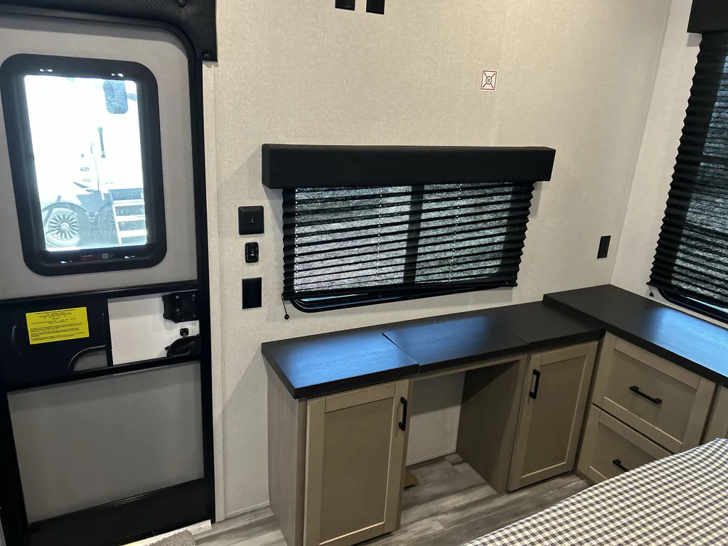 2026 Jayco Jay Flight Bungalow 401FLTS DS, Photos photo 29