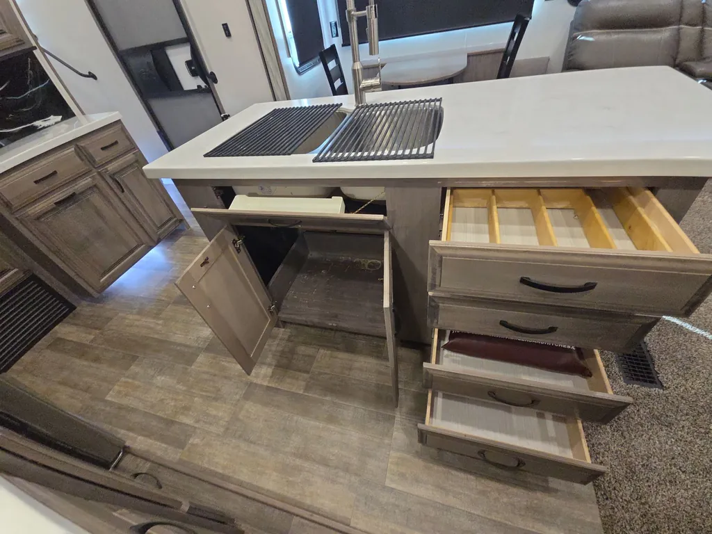 2021 Forest River Cedar Creek Champagne Edition 38EL, Photos photo 45