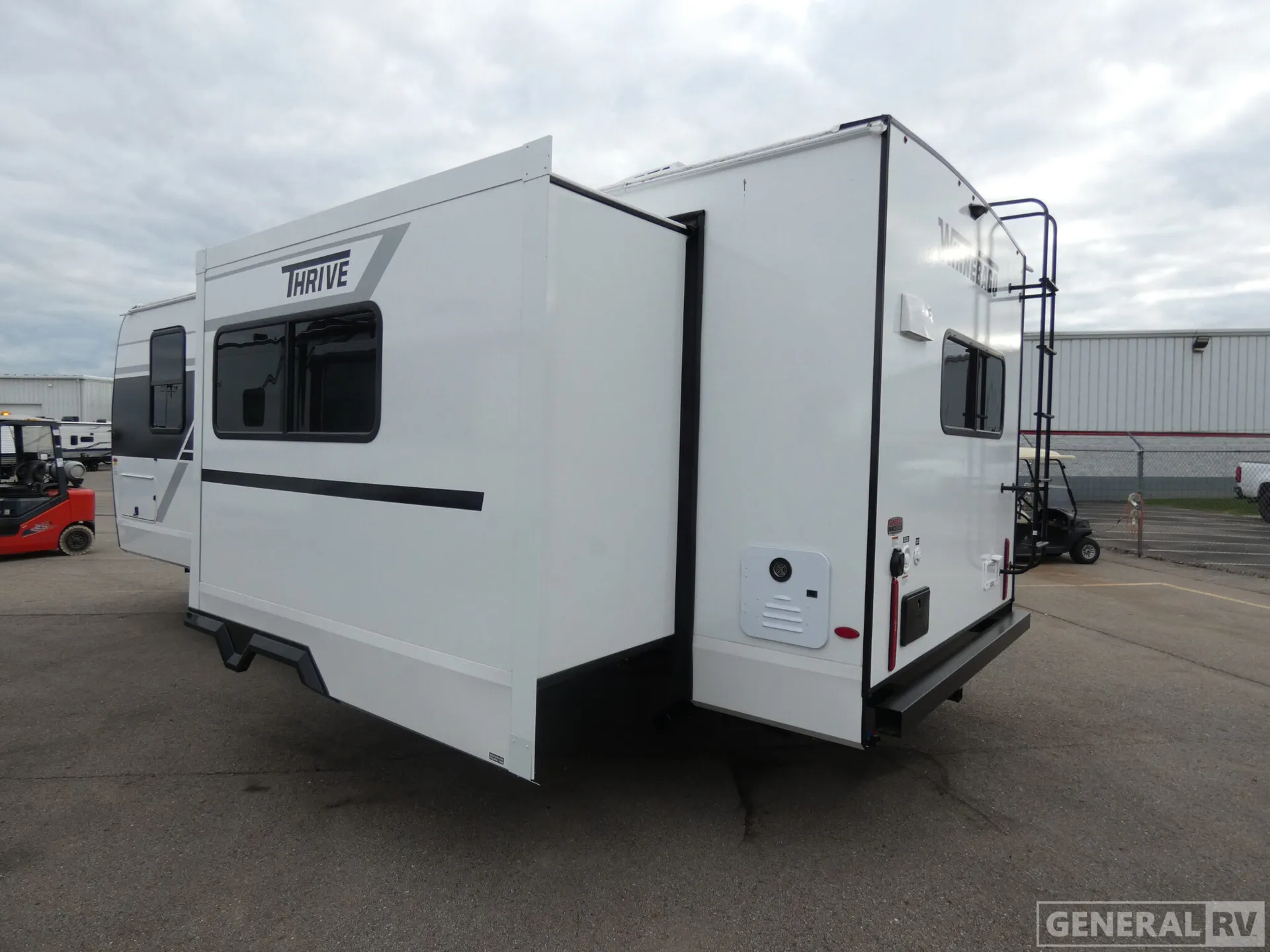2026 Winnebago Thrive 24RKS - Photo 4
