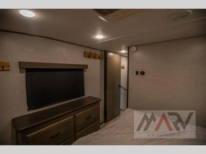 2023 Coachmen Chaparral 336TSIK - Photo 4