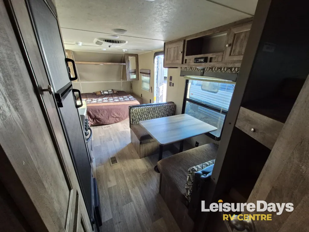 2018 Palomino Puma XLE Lite 22RBC, Photos photo 14