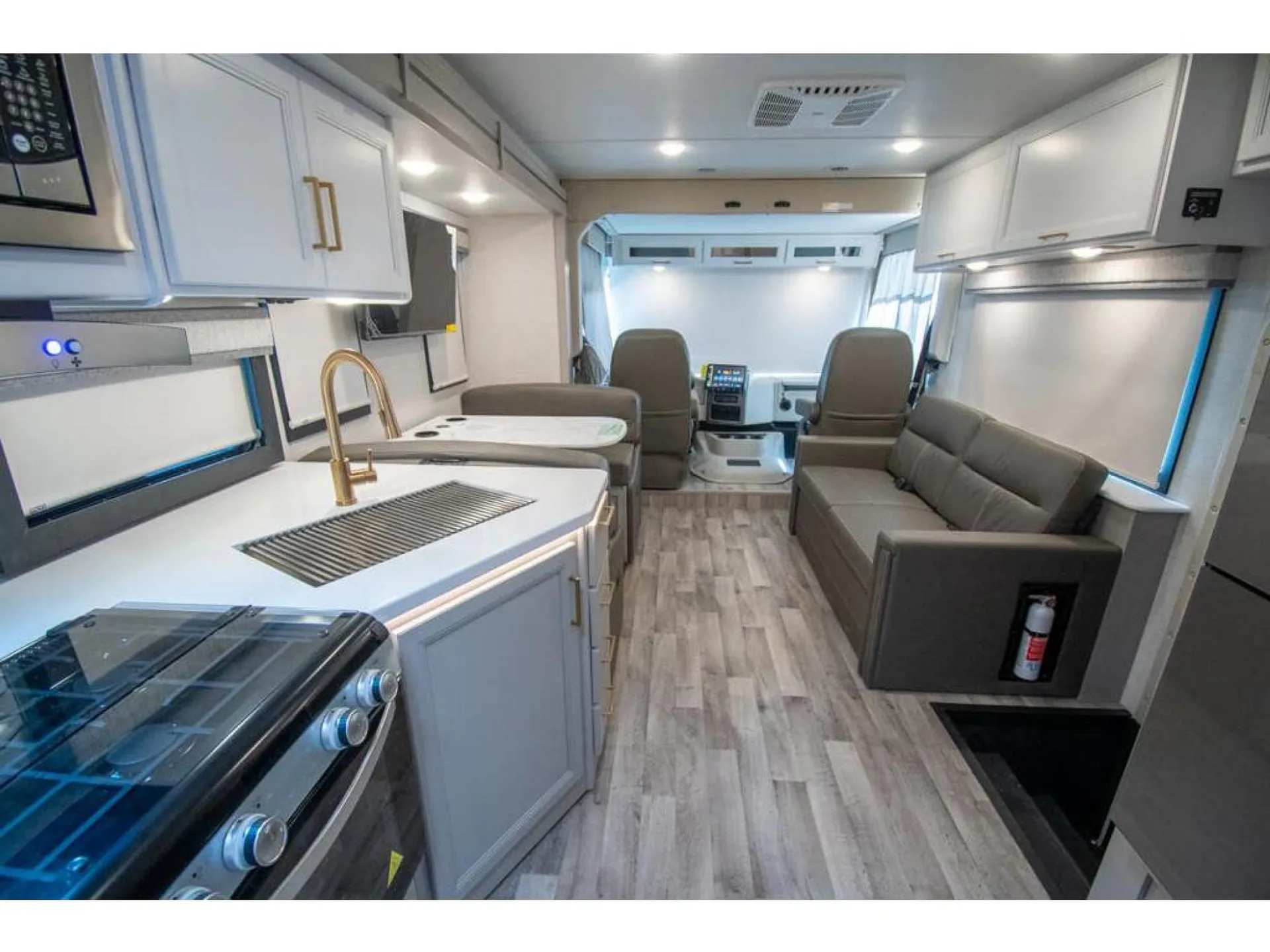 2026 Thor Motor Coach Resonate 32B - Photo 3