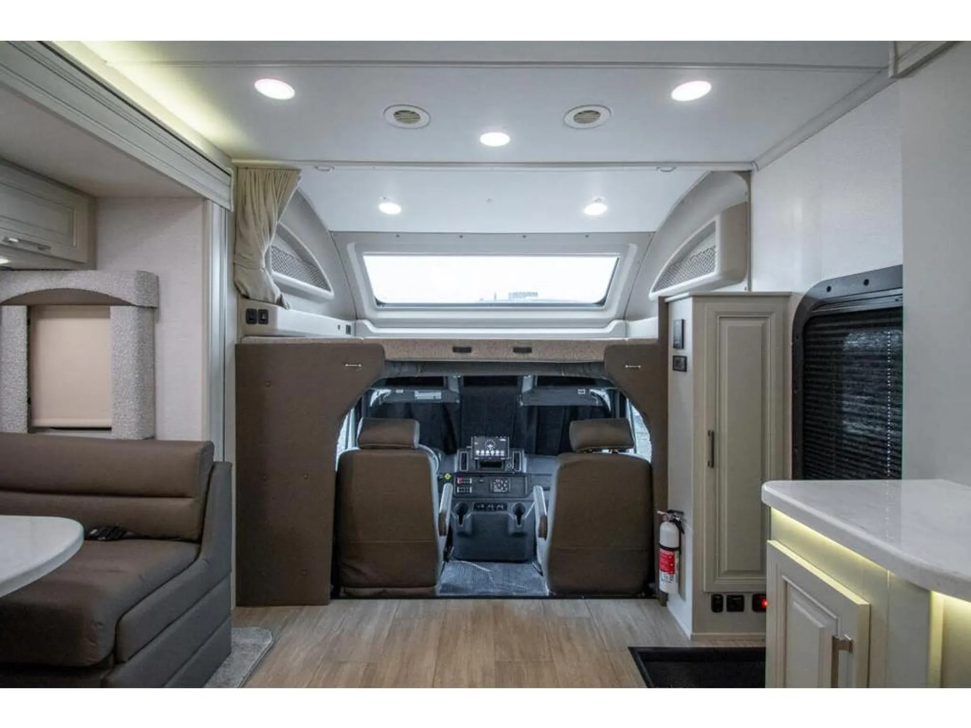 2026 Entegra Coach Accolade XL 37L - Photo 4