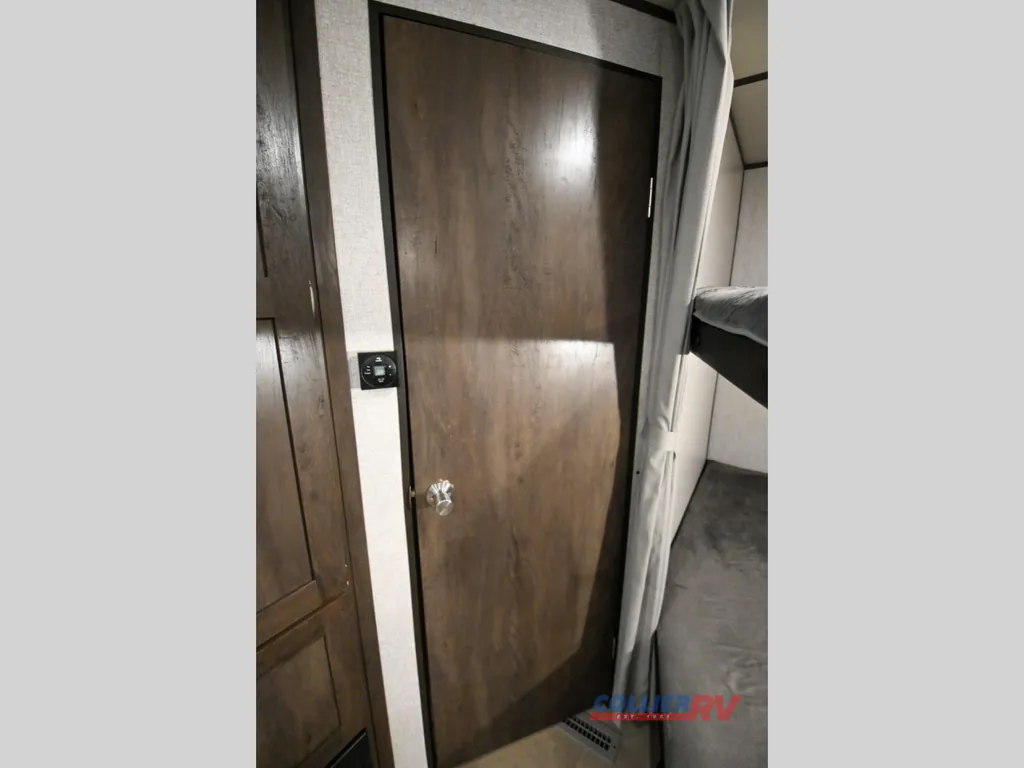 2021 Dutchmen Coleman Lantern 263BH, Photos photo 16