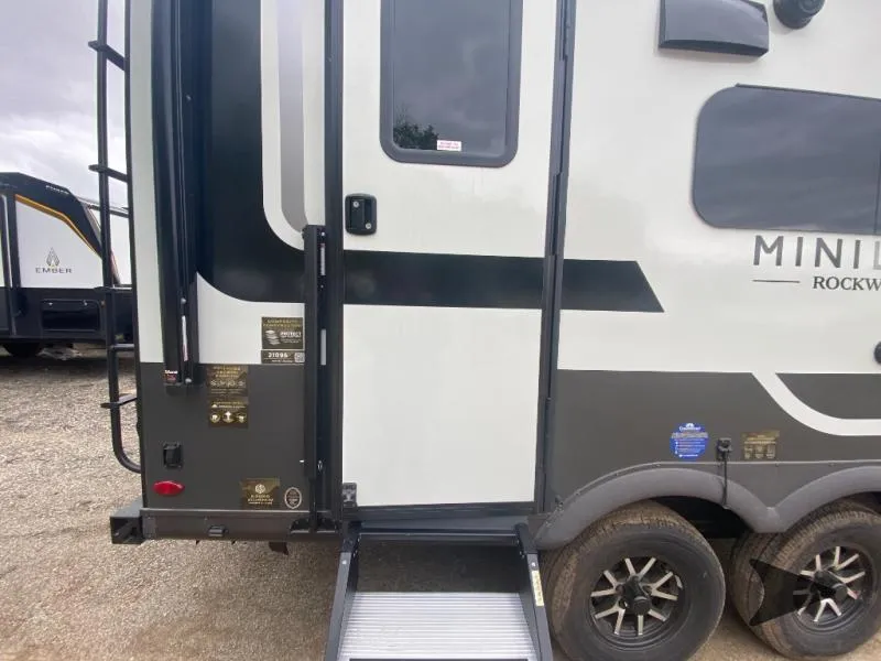 2026 Forest River Rockwood Mini Lite 2109S - Photo 4