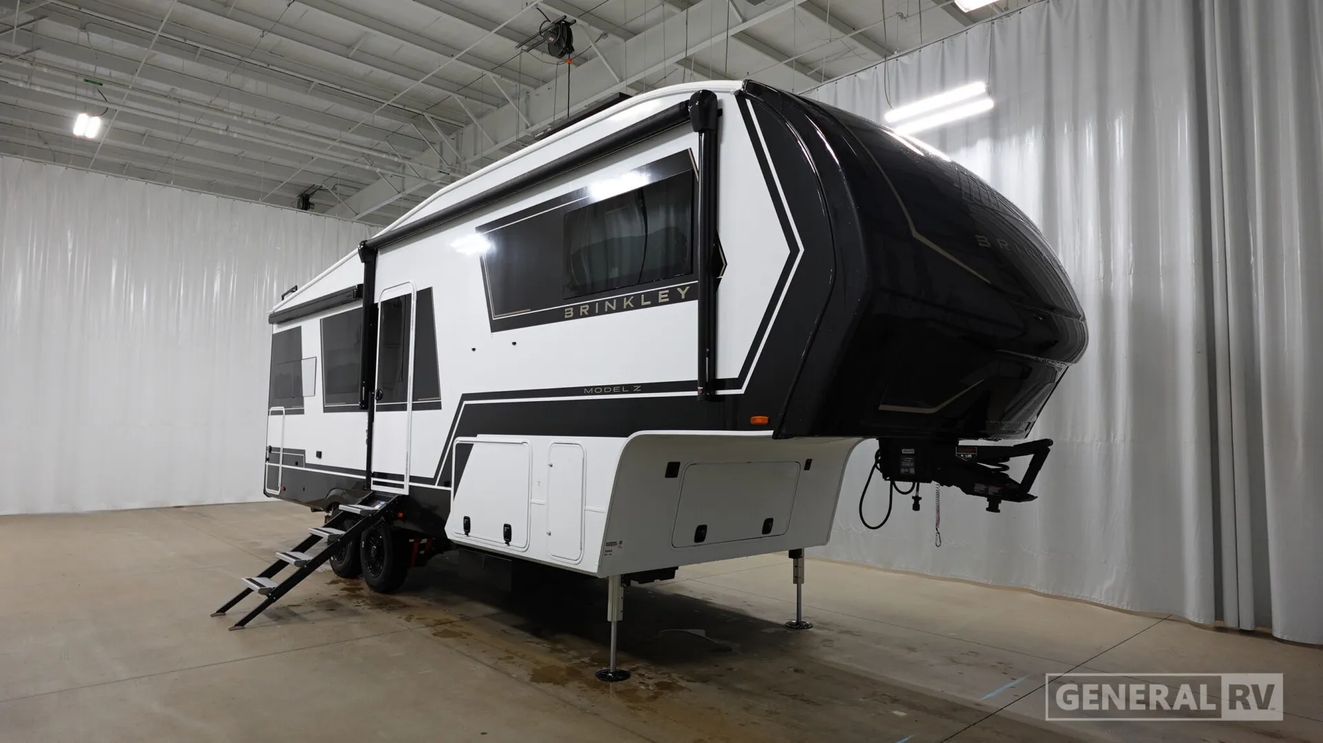 2027 Brinkley Model Z 2680 - Photo 2
