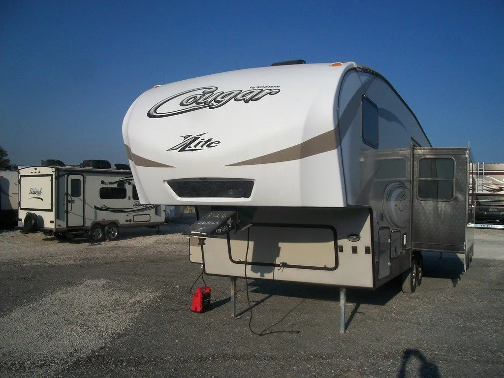 2017 Keystone Cougar XLite 26RLS - Photo 2