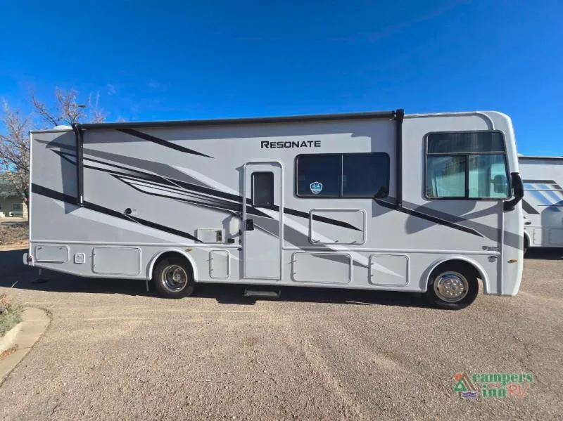 2025 Thor Motor Coach Resonate 29G - Photo 4