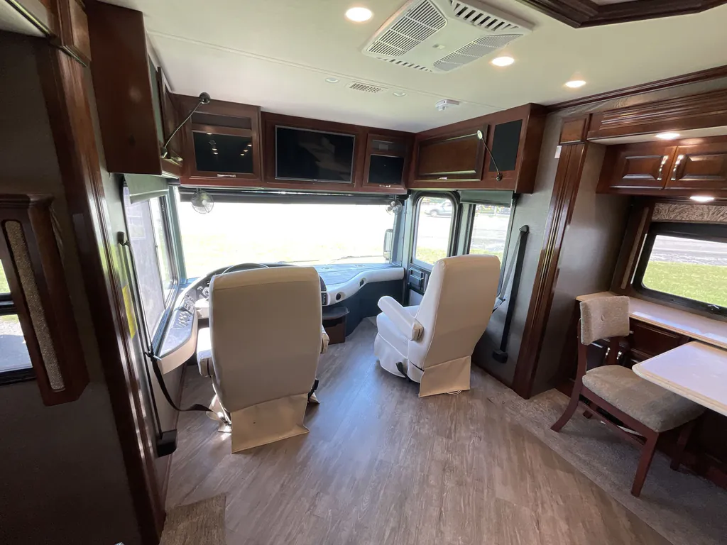 2018 fleetwood Pace Arrow Lxe 38F, Photos photo 38