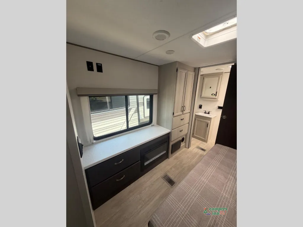 2027 Coachmen Catalina Legacy Edition 333DBDSCK, Photos photo 36