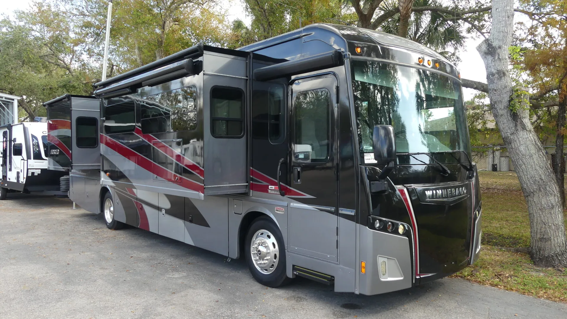 2023 Winnebago Forza 36H - Photo 2