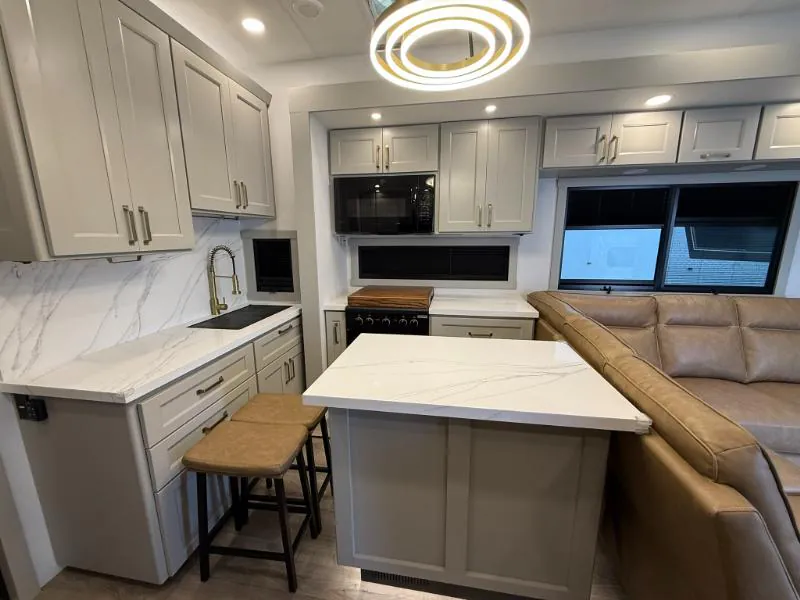 2025 Brinkley Model G 3950 - Photo 4