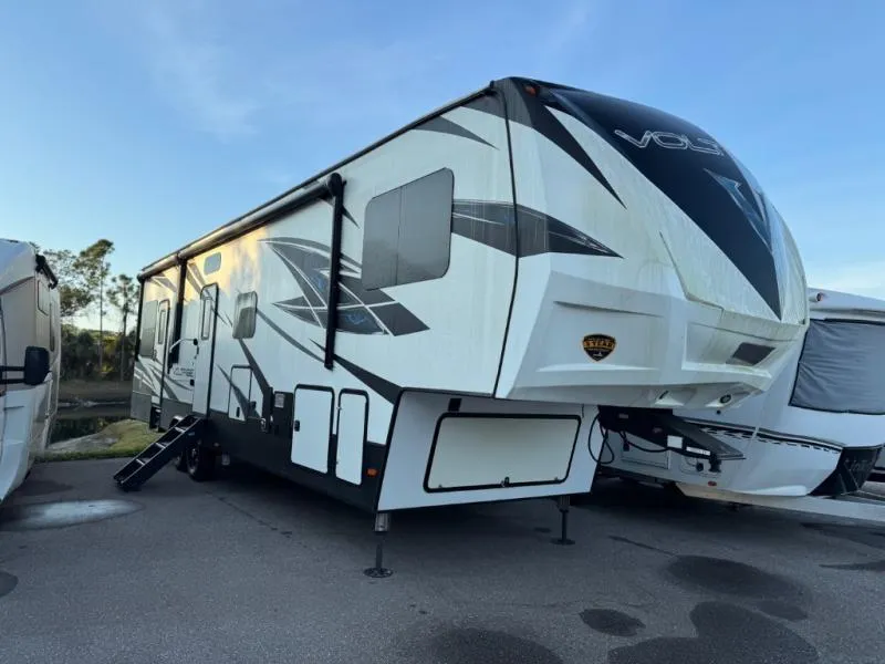 2019 Dutchmen Voltage 3705 - Main photo