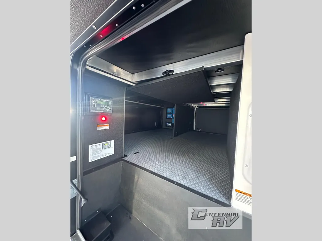 2026 Brinkley Model G 3950, Photos photo 14