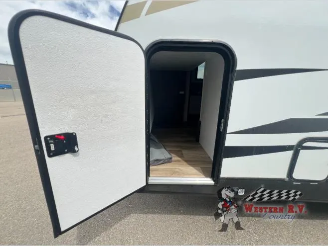 2022 Keystone Outback Ultra Lite 210URS - Photo 3
