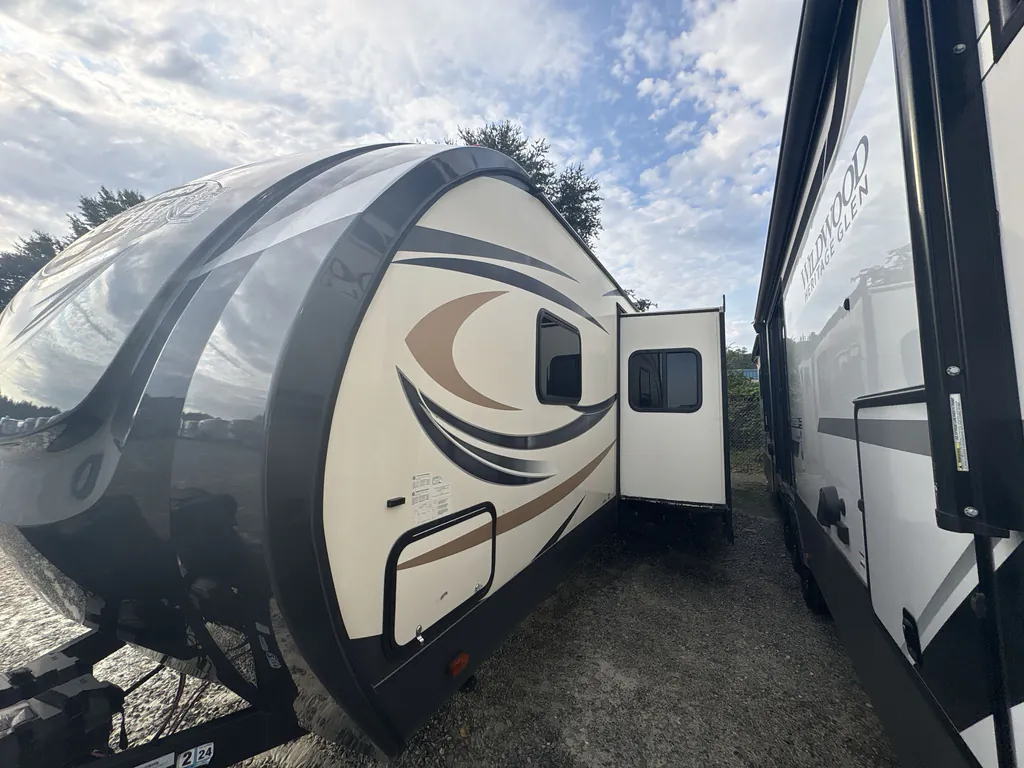 2017 Forest River Salem Hemisphere Lite 300BH, Photos photo 6