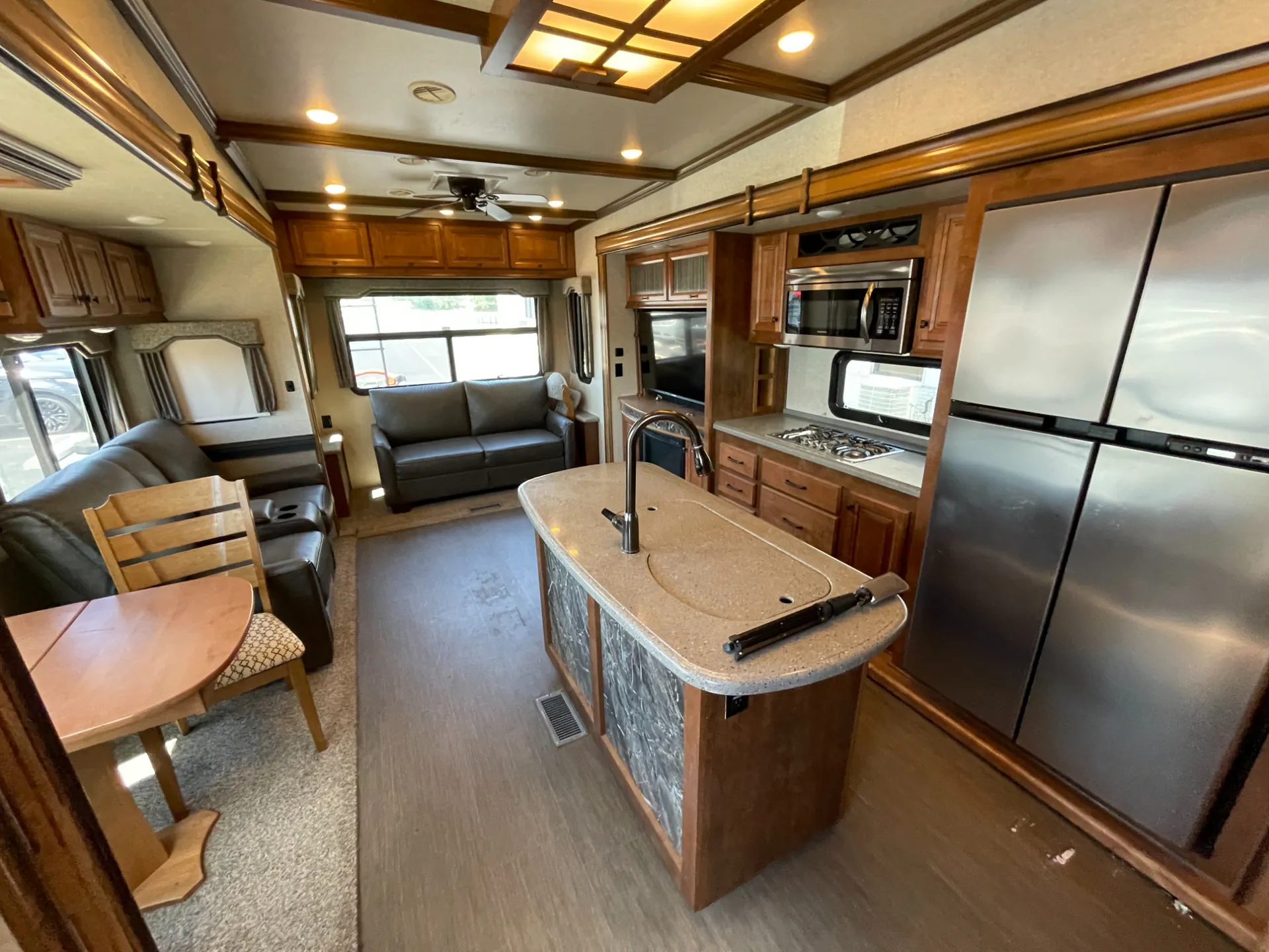2017 Heartland Big Country 3150RL - Photo 2