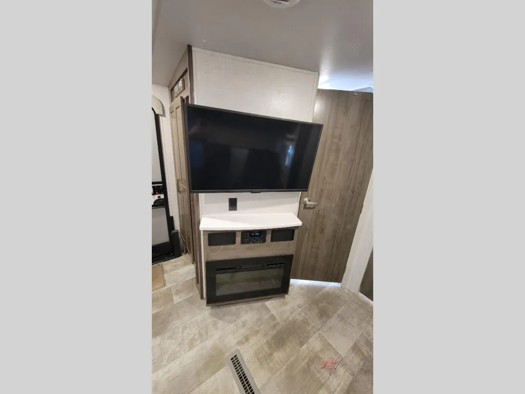 2022 Forest River Rockwood Ultra Lite 2608BS, Photos photo 17