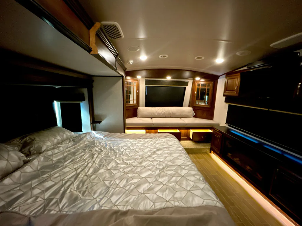 2020 Jayco Pinnacle 36FBTS, Photos photo 15