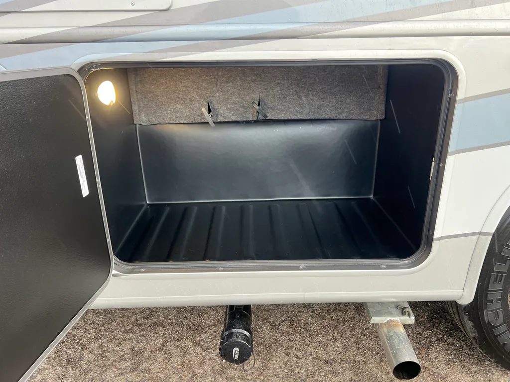 2027 Entegra Coach Vision XL 36C, Photos photo 40