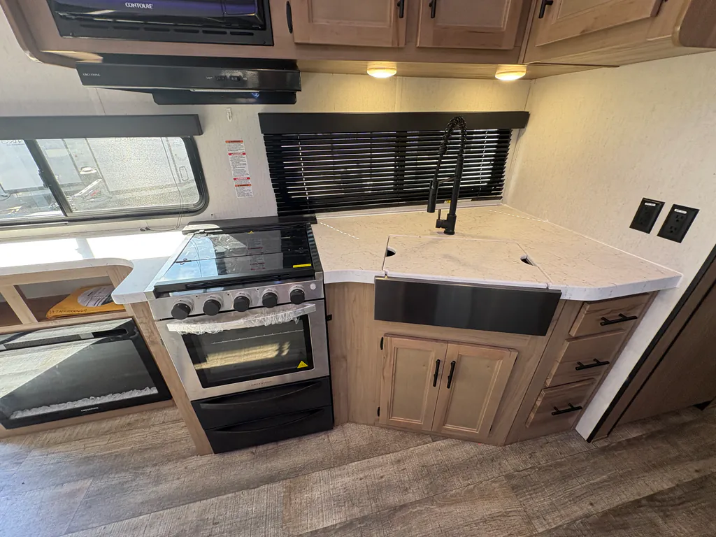 2023 Forest River Cherokee Timberwolf 39TN, Photos photo 15